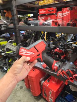 Hackzall Milwaukee panchos tools