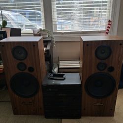 Vintage Stereo System 