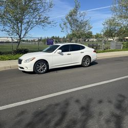 2013 Infiniti M37