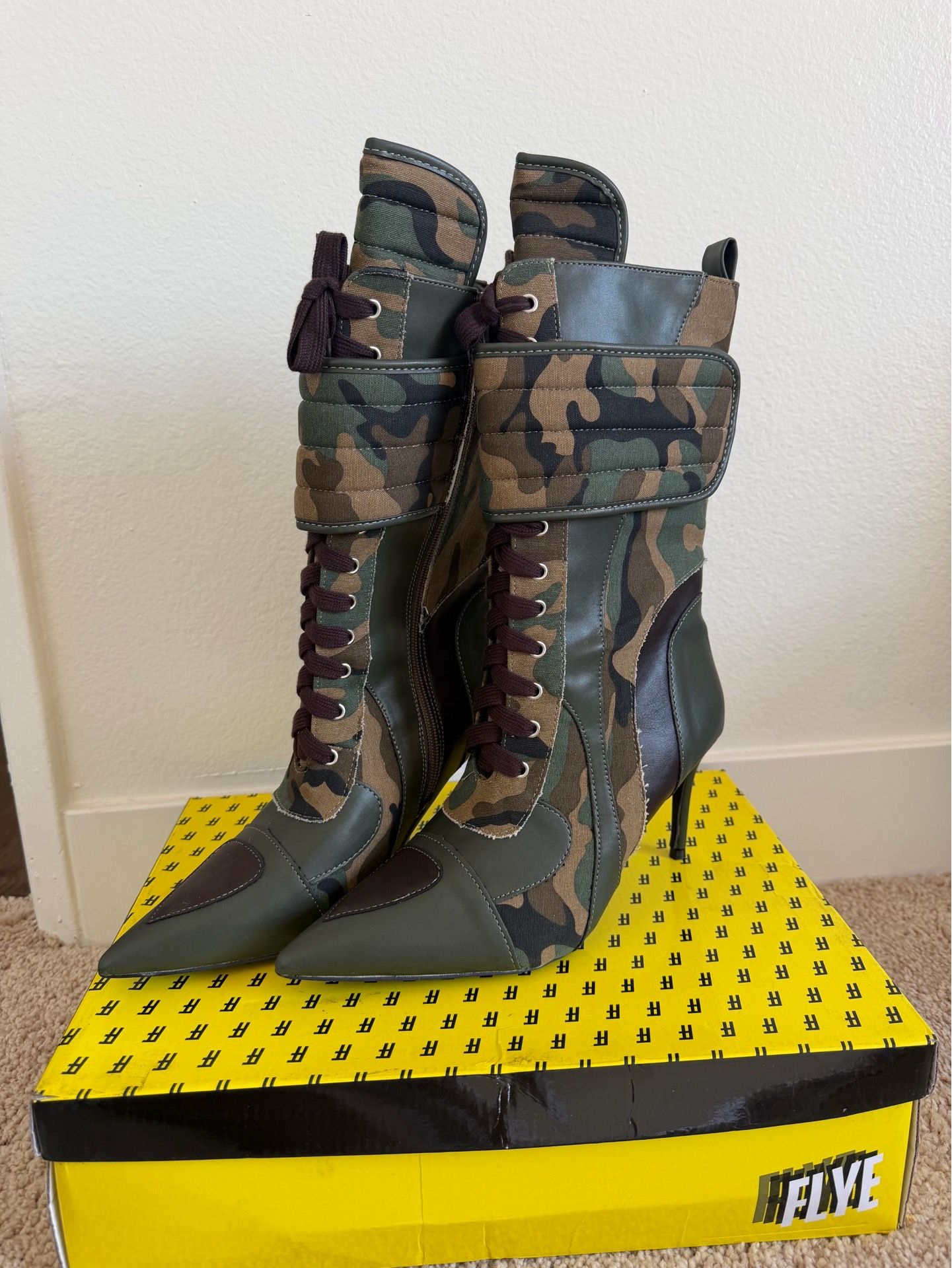 Camouflage heel boots