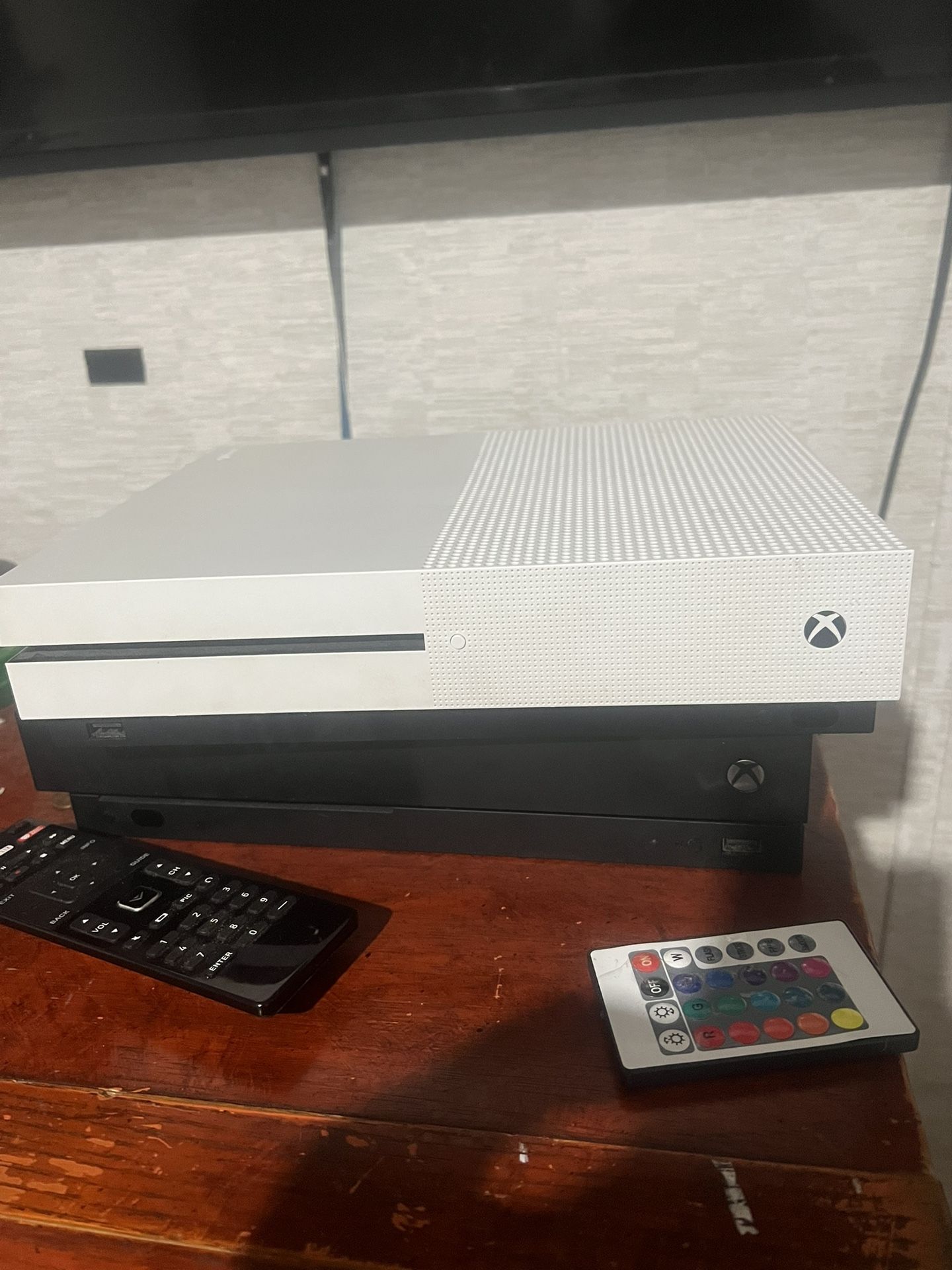 Xbox One S