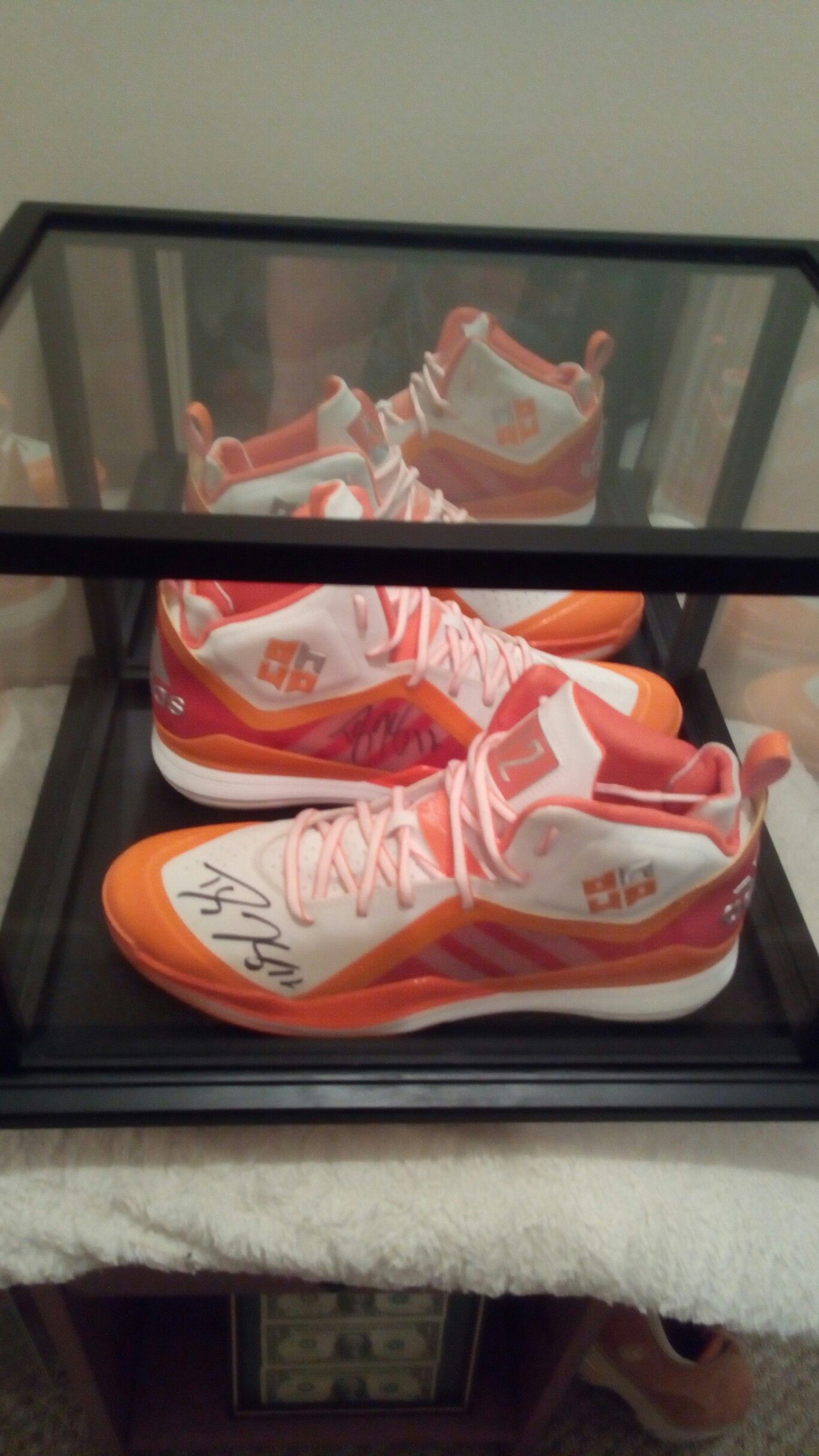 Signature Shoe Dwight Howard Basketball Shoes Authentic Hand Sighed Dwight  Howard Signature Basketball Shoes In, image size:1368x2432
