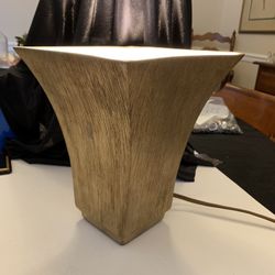 Vintage gold accent lamp