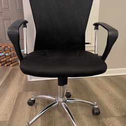 Black mesh office chair