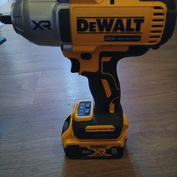 Like New!!! DEWALT 1/2 IN IMPACT DRIVER OBO