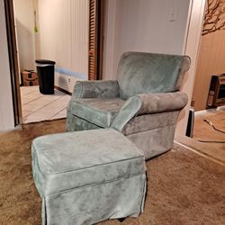 Swivel Glider with matching Glider Ottoman 