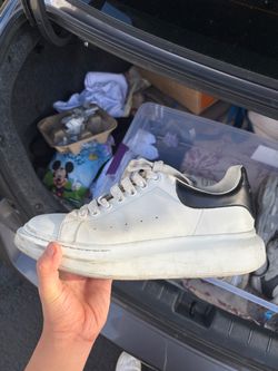 Alexander McQueen (10.5)