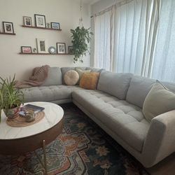 Mid Century Modern Couch In Great Condition 