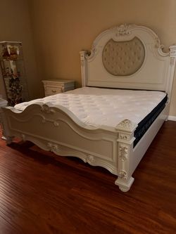 King size bed frame Brand New never used