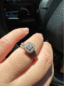 Wedding/Engagement Ring