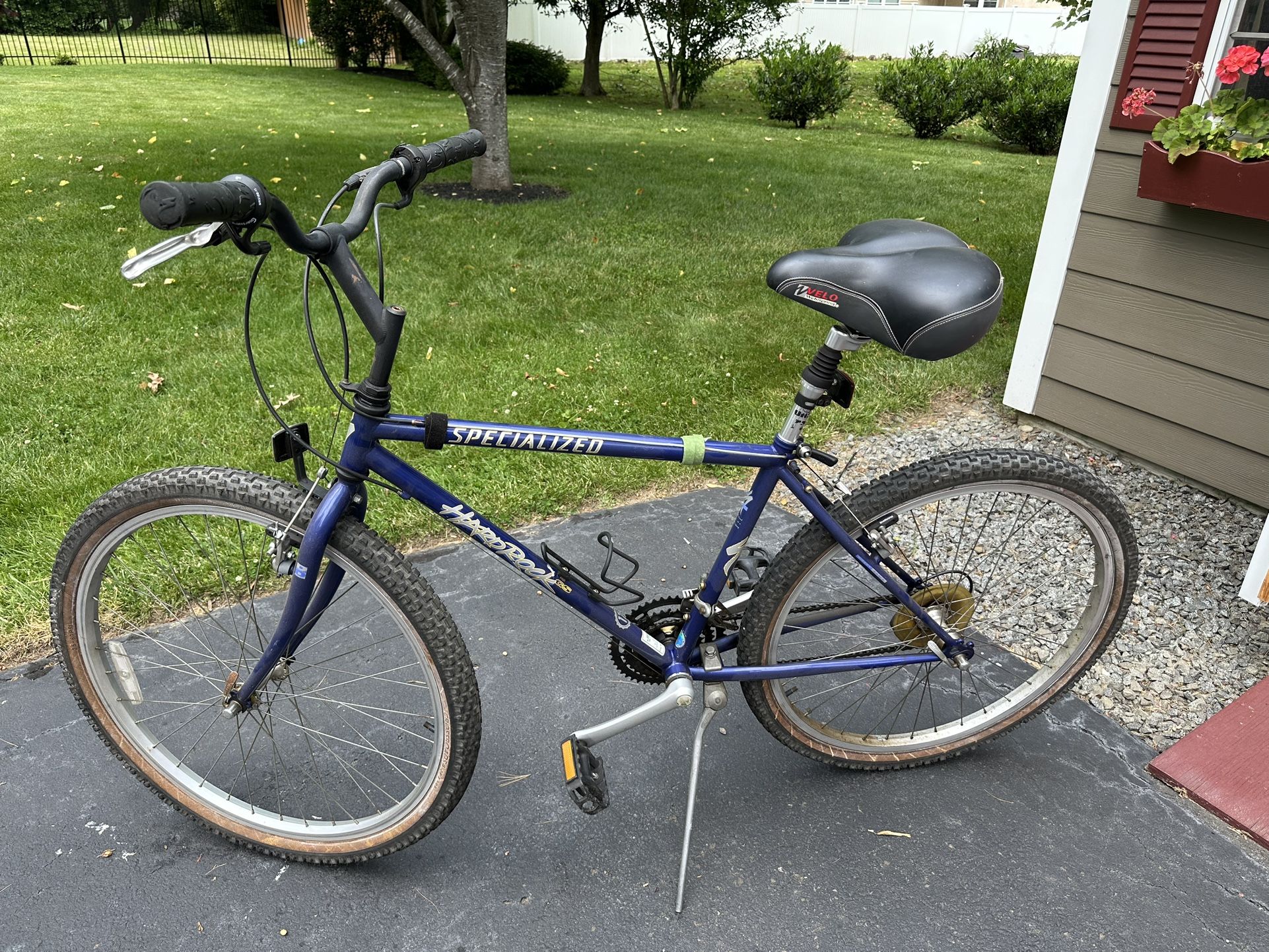 SPECIALIZED Men’s Mountain Bike