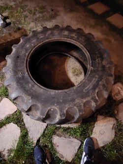 16 9-28 Good Year Work Out Tire