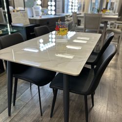 Dining Sets Starting At $399.99 (Take It Home In Payments/Llevalo A Casa En Pagos)