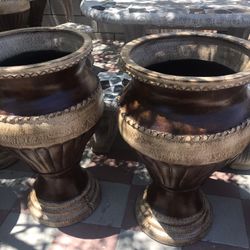 New Flower Pots Made Out Of  Clay Beautiful Yard Decoration 