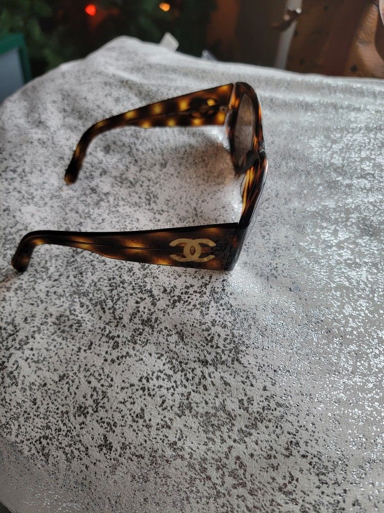 CHANEL SUNGLASSES