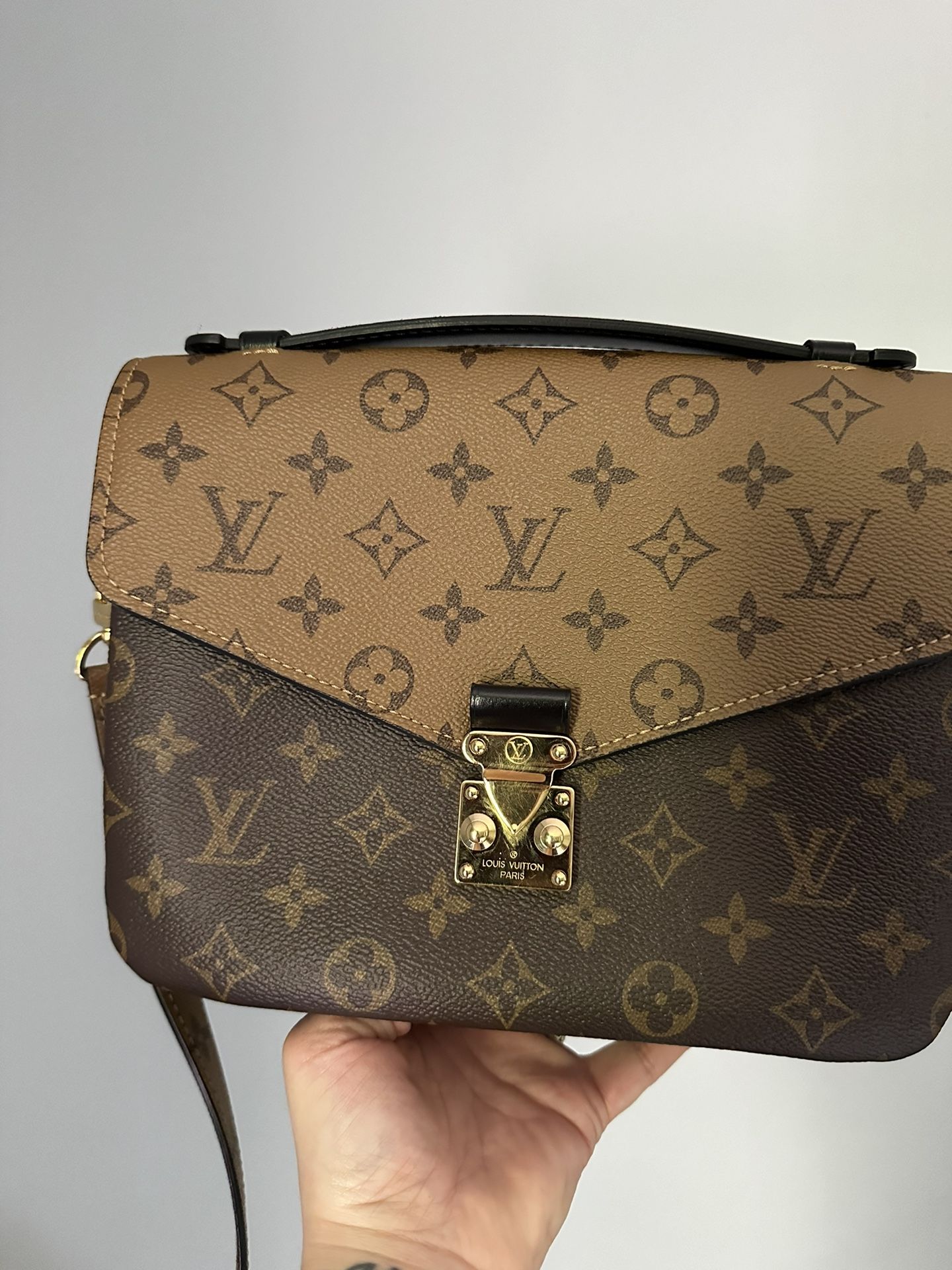 Authentic Reverse Monogram LV Pochette Métis 