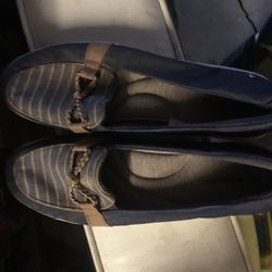 8.5 Ladies Shoes By Grasshopper 