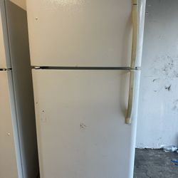 Kenmore Refrigerator 