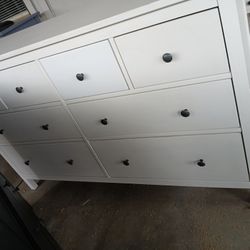 Dresser IKEA 