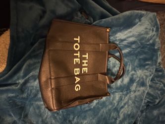 Medium sized leather tote bag