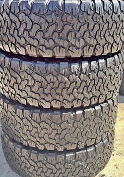 275: 65R18 All Terrain tires bf Goodrich en perfecta condición set of 4