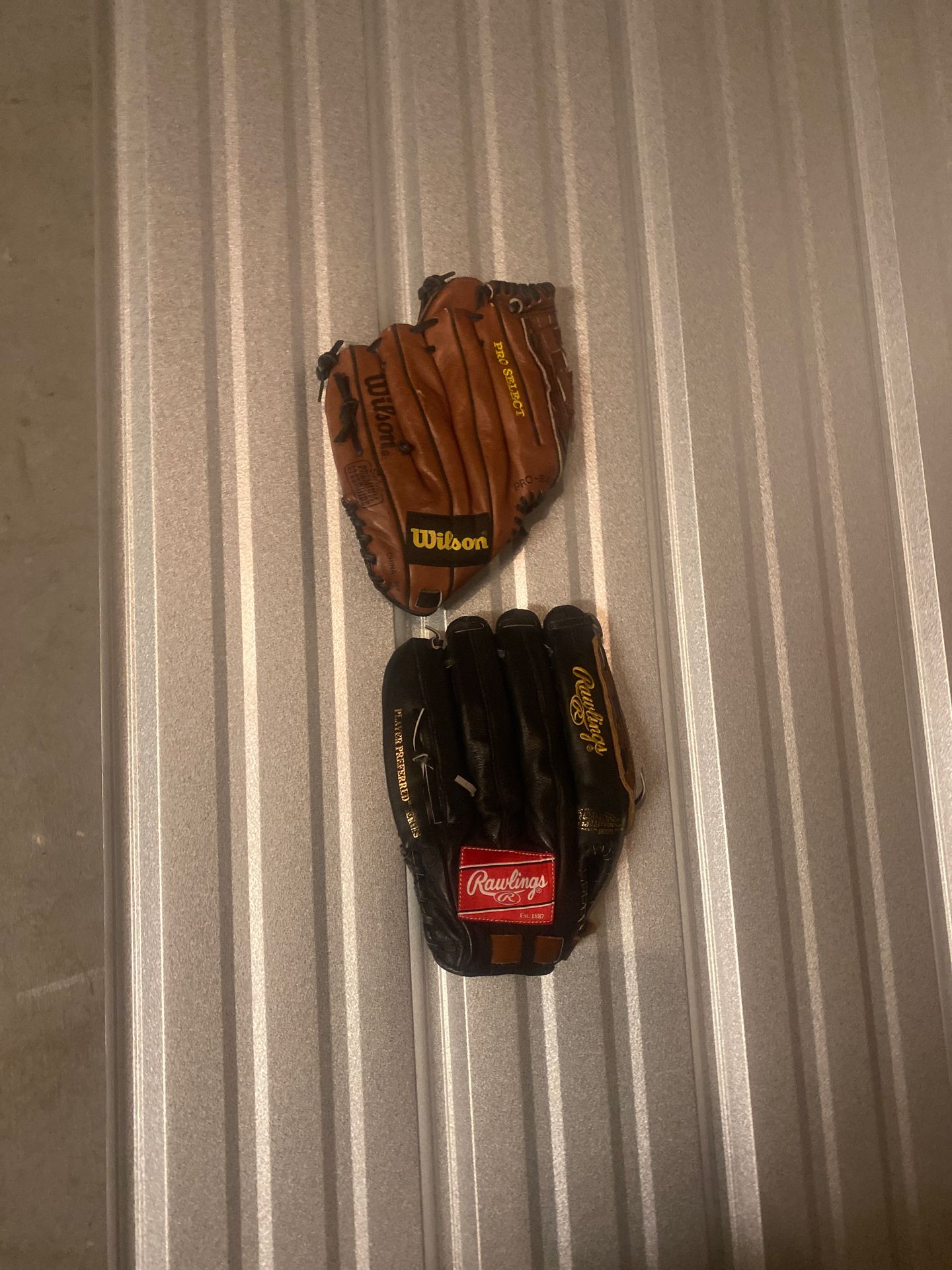 Rwalings and wilson baseball glove