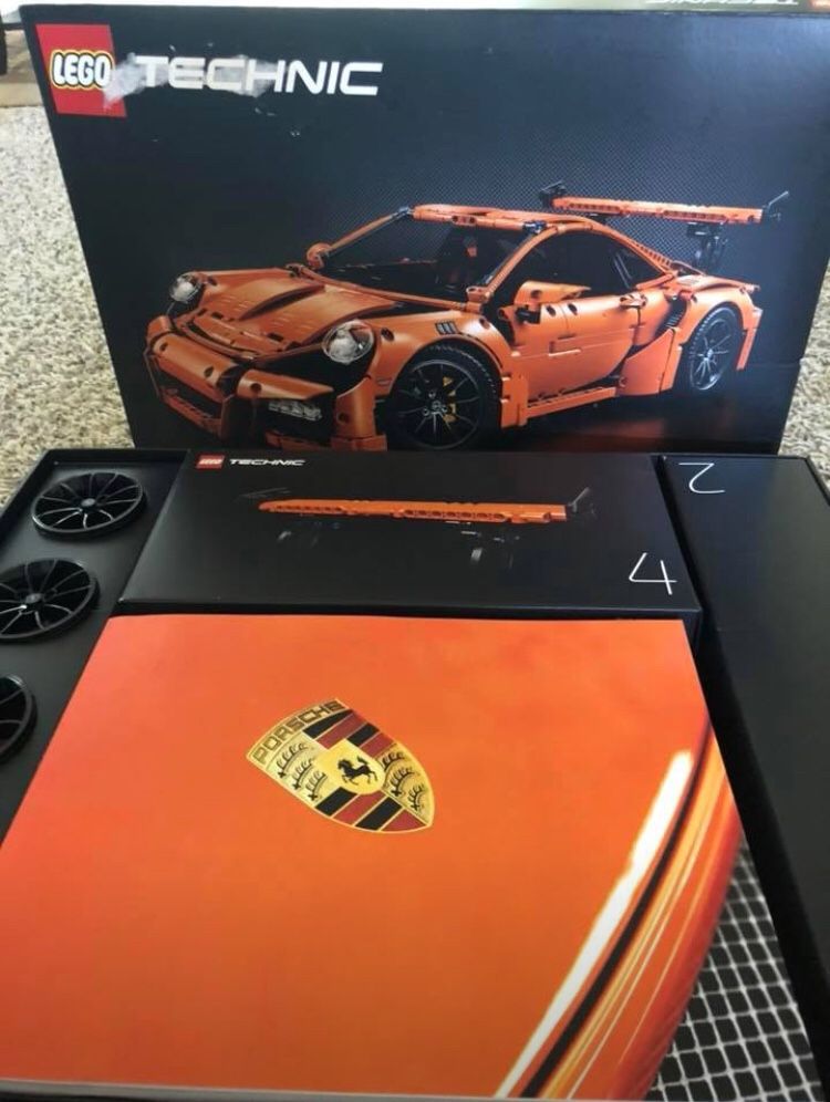LEGO technic Porsche 911 GT3 RS 42056