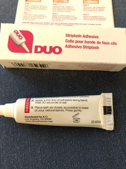 Duo striplash adhesive with flase eyelas