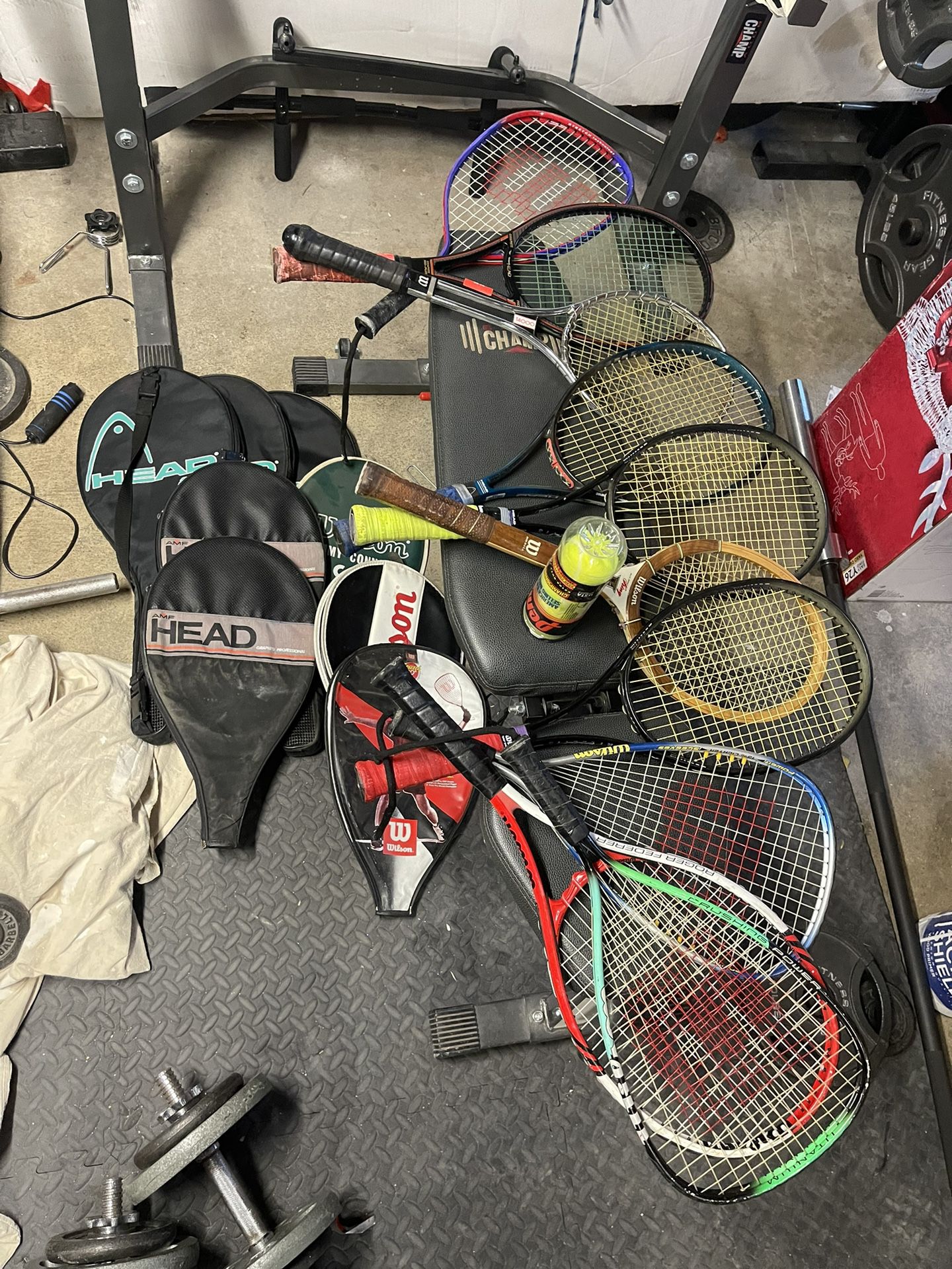 Tennis Rackets And Tennis Balls Set