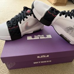 NIKE Lebron witness VIII (SIZE 10 MENS/ 11.5WMNS)