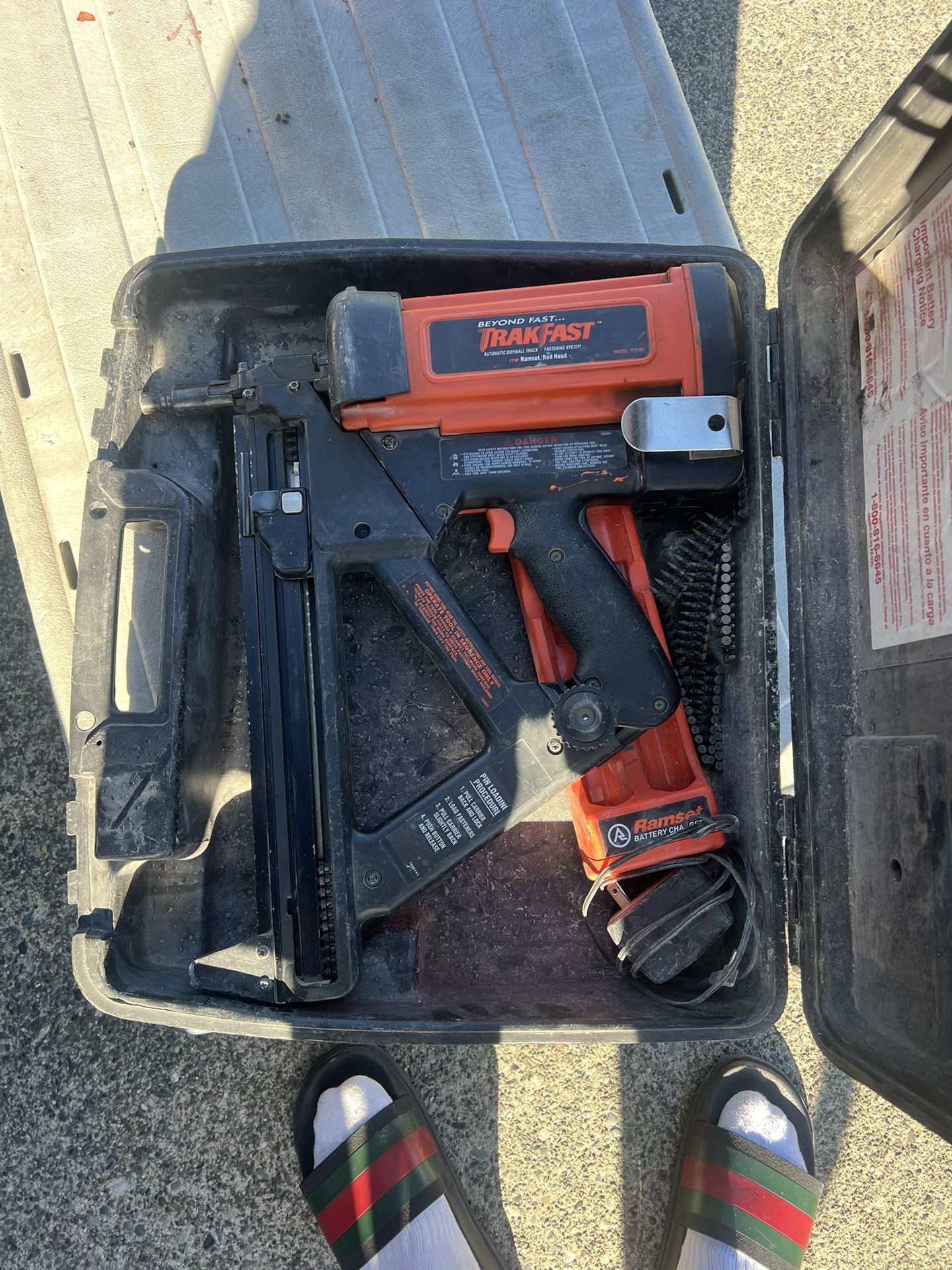 TRAKFAST Ramset / Red Head TF1100 Nail Gun
