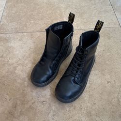Black Leather Dr. Martin Boot/  Side Zipper Size 36/ 5.5