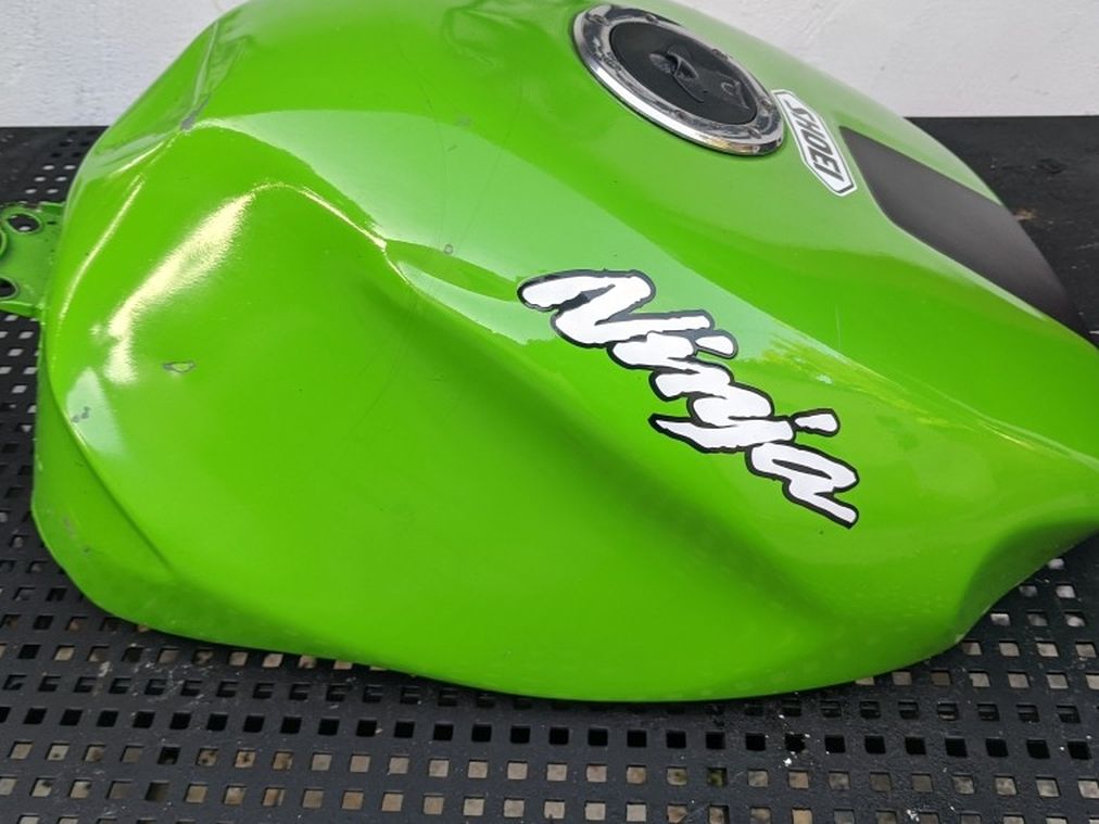 Kawasaki ninja 250r gas tank sales