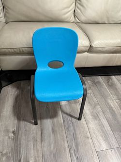 Set of 4 Kid chairs