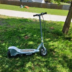 Razor Scooter E300