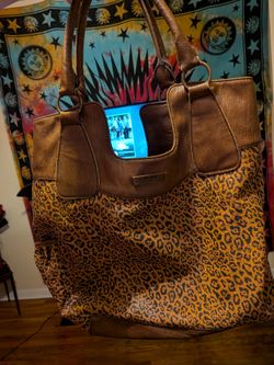 Jessica Simpson purse