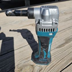 Makita Nibbler