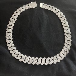 Cubic chain