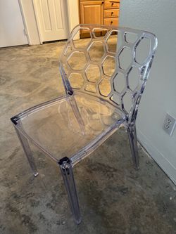 Indoor or outdoor polycarbonate, clear plastic side, dining chairs