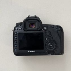 Canon 5D Mark IV Low Shutter ct