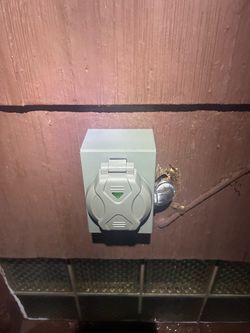 Generator inlet plugs