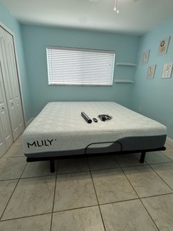 Cama King reclinable con luces.