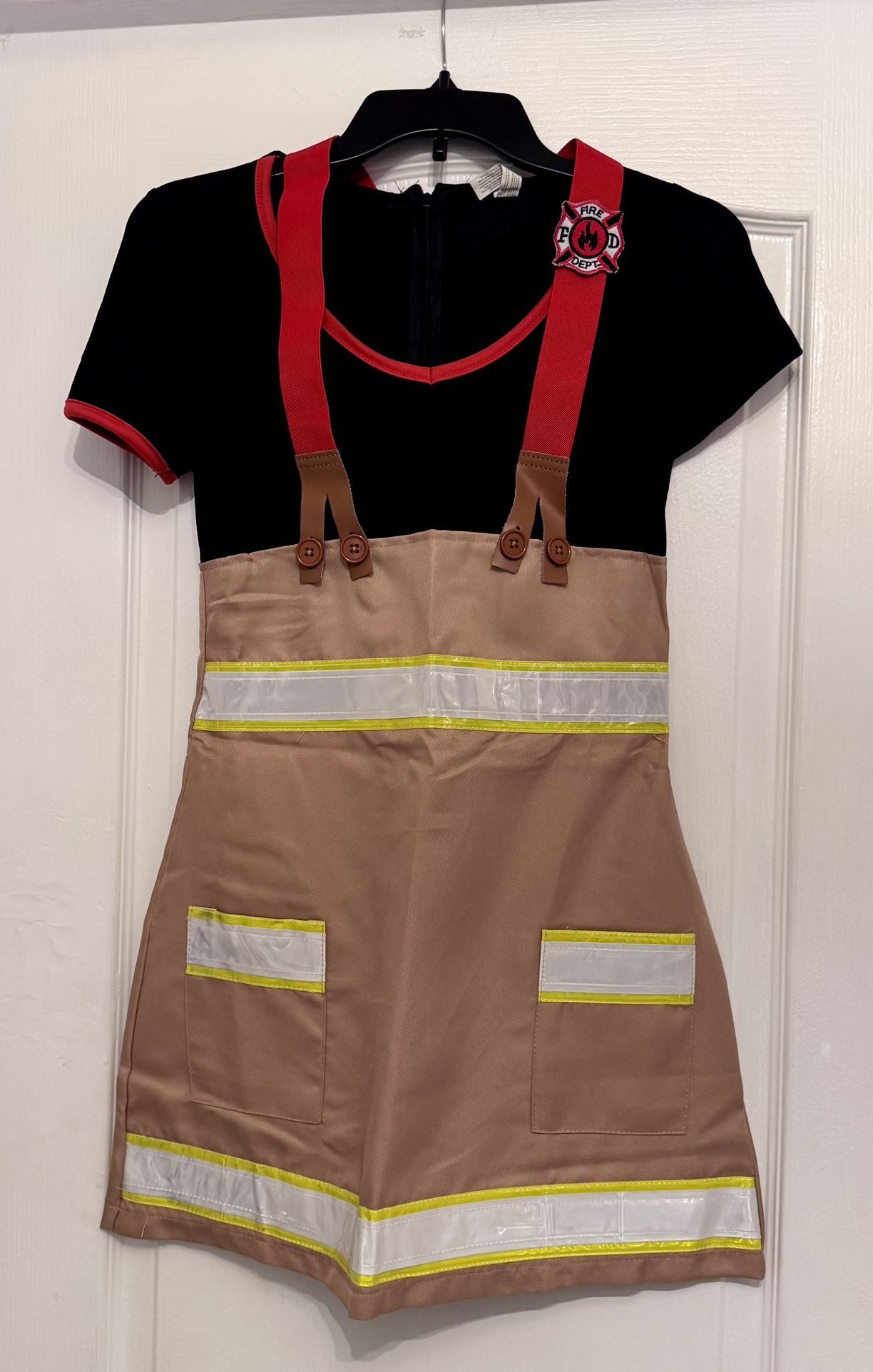 HALLOWEEN COSTUMES / GIRL FIREFIGHTER