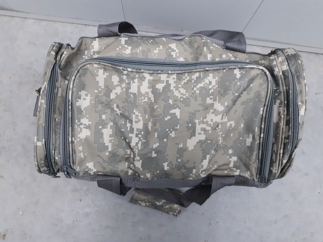 NRA CAMO Duffle bag Military Travel Camping Hunting . New w/o Tags for