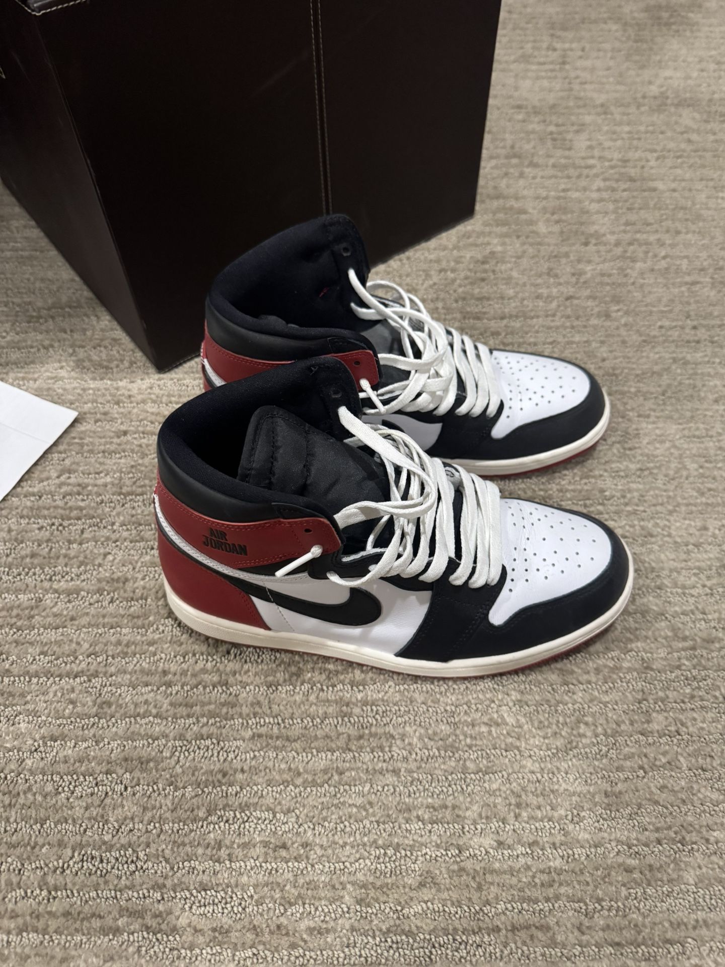 Jordan 1 Black toes