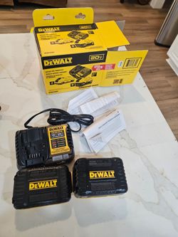 DeWalt 20V MAX 4Ah & 6Ah Batteries + DCB1104 Charger Kit DCB2460C New