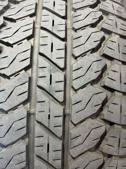 275/60/20. One use Bridgestone DUELER tire great tread.