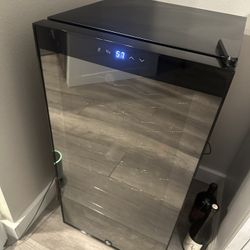Ivation 28 Bottle Wine Refrigerator 