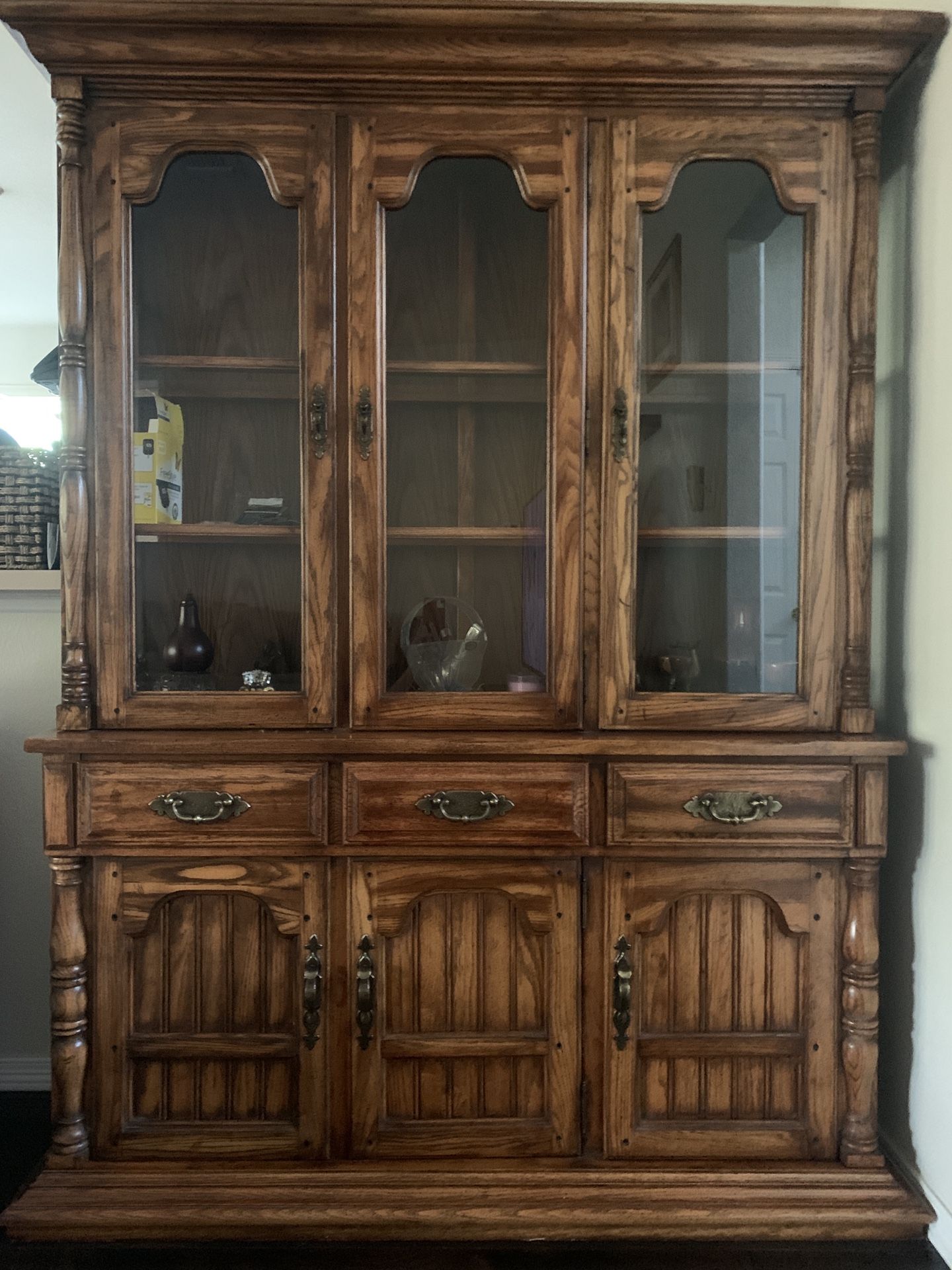 Porch Pick Up - Keller Solid Oak China Cabinet/Hutch