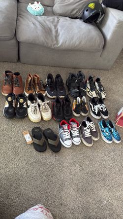 Used shoes: Nike Adidas Converse Vans